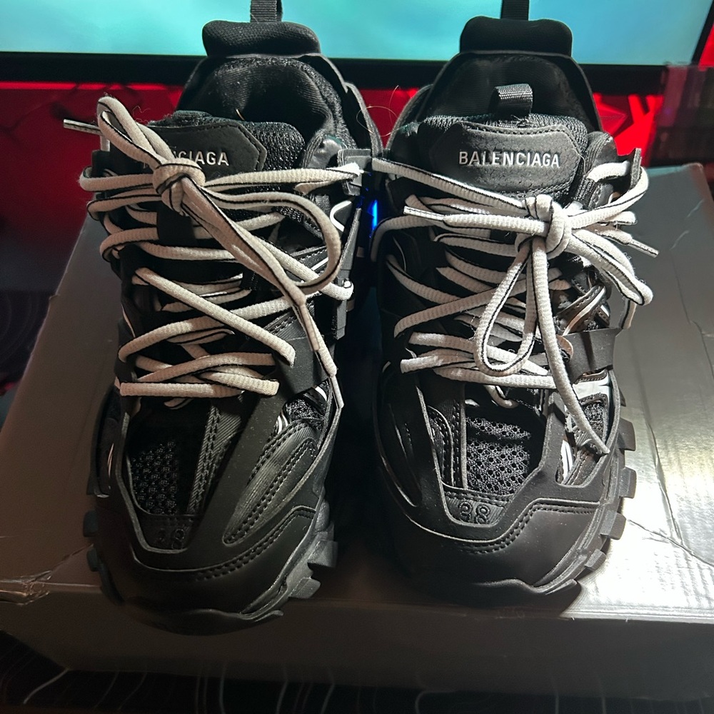 Balenciaga Black and White Chunky Sneakers - Picture 2 of 8